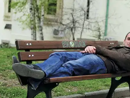 Драго Симеонов пътува с трамвая