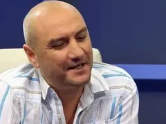 Емо Чолаков скъса джоба