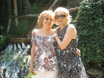 Гала на гости при мама