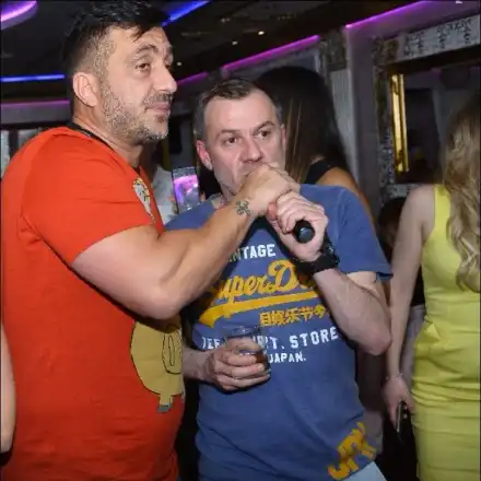 Гъмов пропя чалга