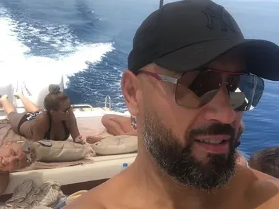 Яна и Петко на яхта без децата