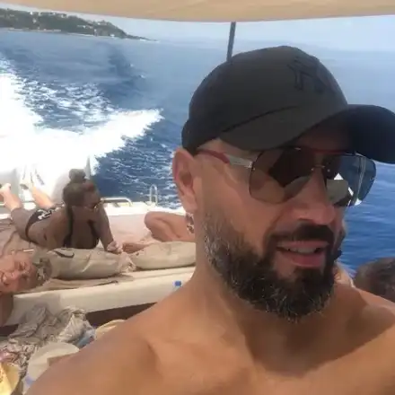 Яна и Петко на яхта без децата