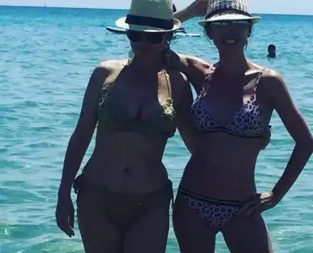 Илиана Раева показа перфектно тяло в Гърция