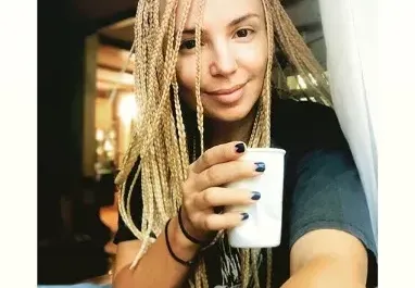 Ирина Тенчева с африкански плитки