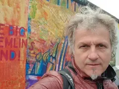 Къци с апартамент за половин милион срещу БНТ