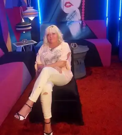 Катя Близнакова не случила само в любовта, певицата е убедена, че я пазят висши сили