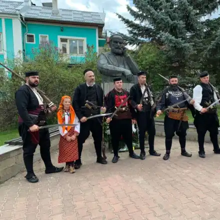 Комитите слизат от планината за „Фолклорна магия“, Банско