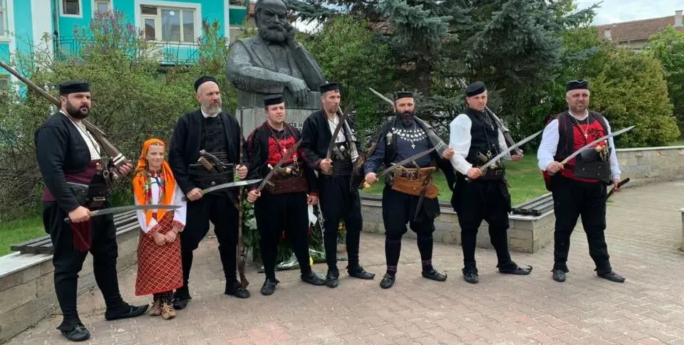 Комитите слизат от планината за „Фолклорна магия“, Банско
