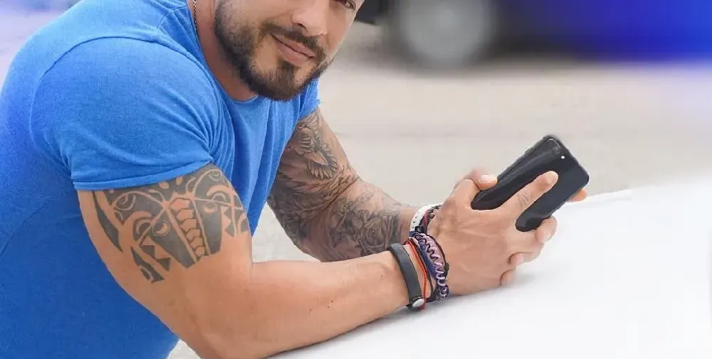 Кристиан Кирилов и Джулия избягаха в Гърция