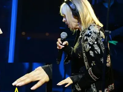 Лили си счупи маникюра на концерт! Пя „Детелини“ за първи път от 10 години