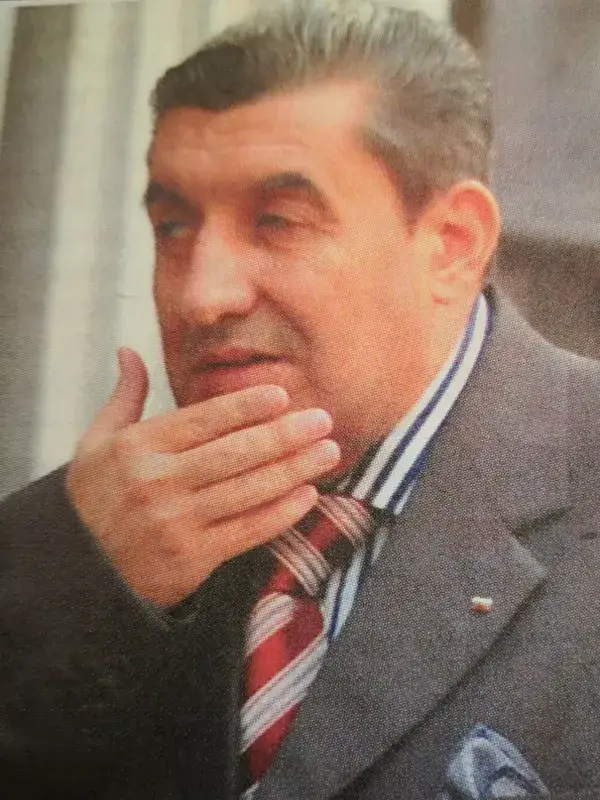 Лучано грохна, стана старец! (Папарашка снимка)