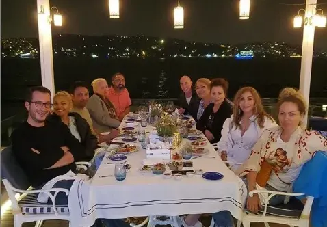 Марта Вачкова на почивка с Дарина Павлова в Турция
