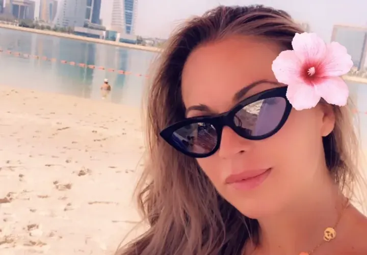Мисис България Галина Долапчиева на тузарски почивки в Турция и Бахрейн (Горещи снимки)