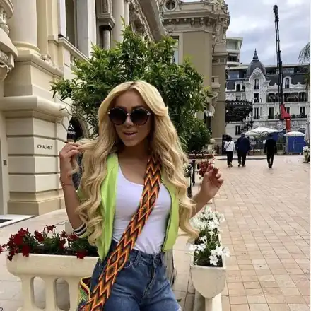 Нора Недкова купонясва в Монако