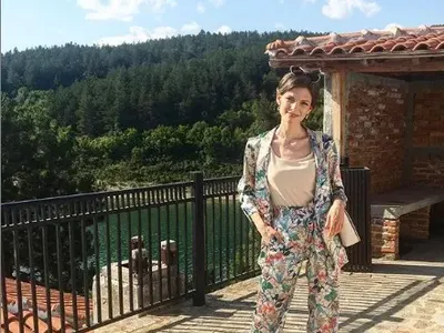 Нора Шопова се натиска с тайнствен мъж в киното (СНИМКА в галерия)