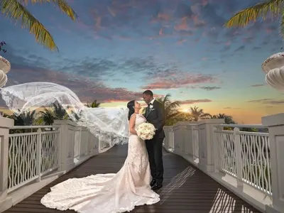 Радина и Джордан-младши с меден месец на самотен остров