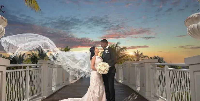 Радина и Джордан-младши с меден месец на самотен остров