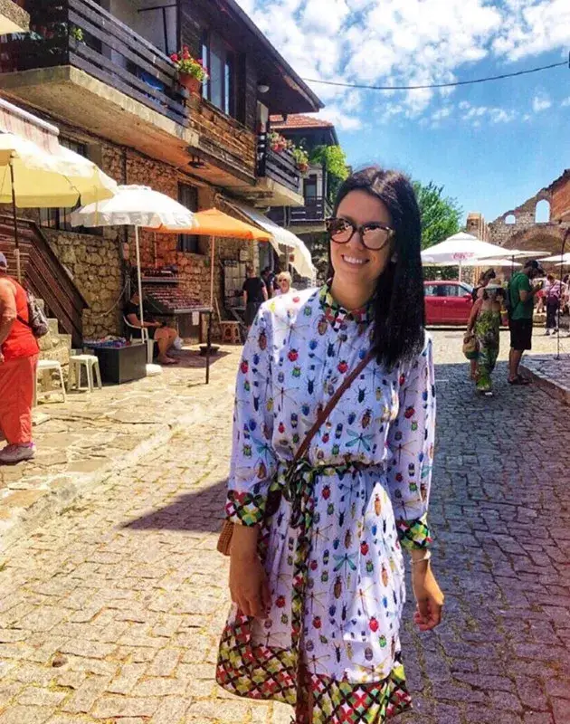 Ралица Паскалева с рокля на гадини