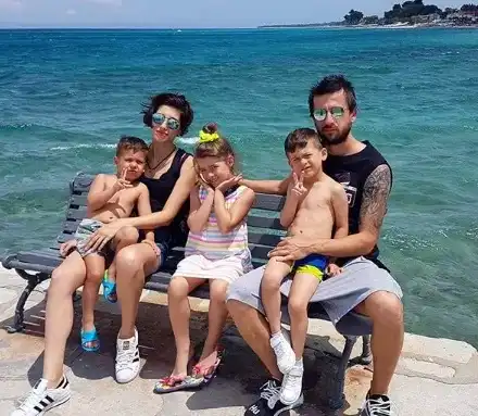 Ромина учи децата на „Черен Петър“