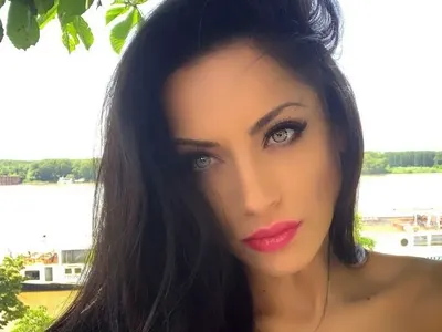 Роси Иванова пропищя от русенските комари