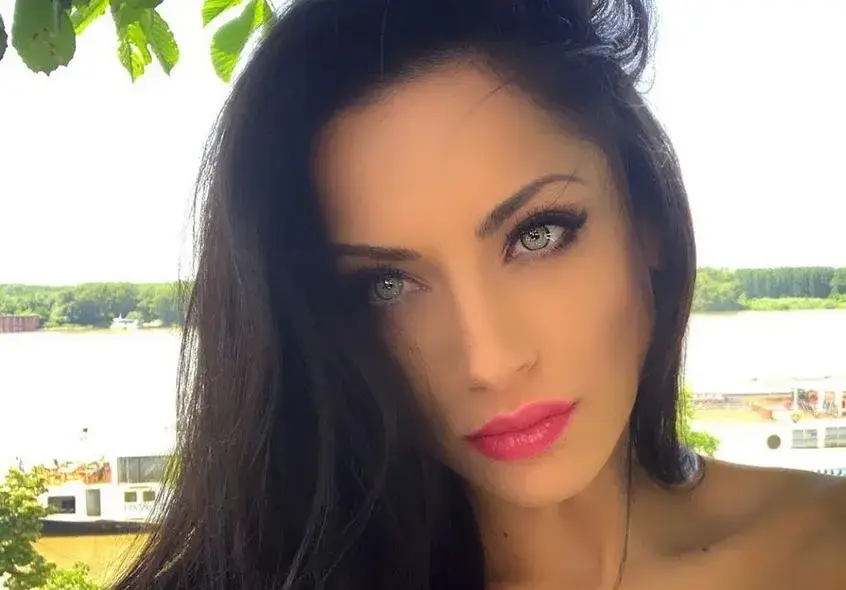 Роси Иванова пропищя от русенските комари