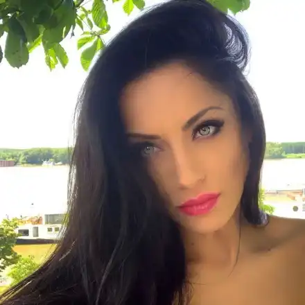 Роси Иванова пропищя от русенските комари