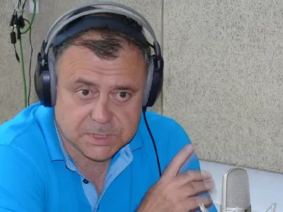 СЕМ мълчи за куп сигнали за далавери на шефа на БНР Александър Велев