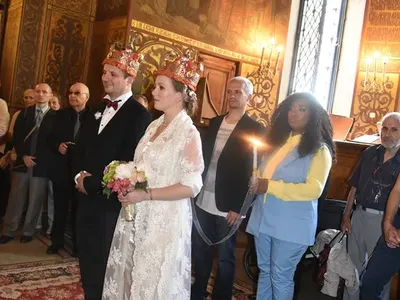 Сестрата на Део се омъжи