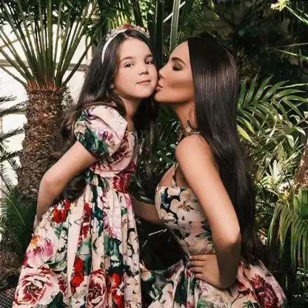 Щерката на Николета завърши