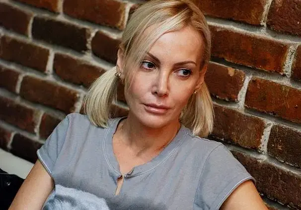 Соня Васи загуби родителите си на една и съща дата! Дъщеря й пък се борела за живота си след тежка операция