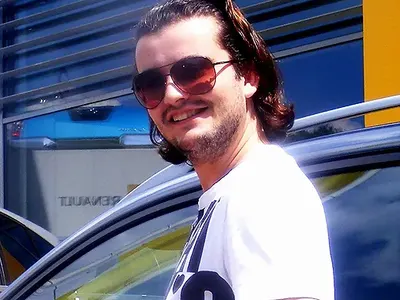 Стефан Илчев продава колата от „Капките” заради дългове