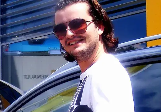 Стефан Илчев продава колата от „Капките” заради дългове