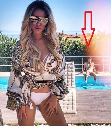 Тита се пусна по гащи! Какво прави на басейна с гаджето на Диона?!