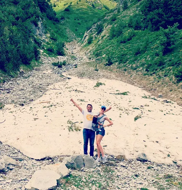 Тоца изкачи връх Вихрен с бебето