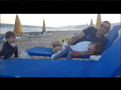 Тончо с внуците в Испания