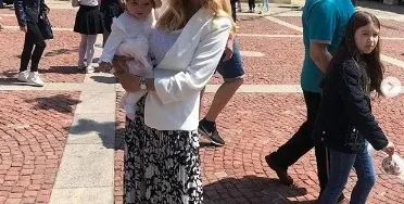 Тризначката Любов доведе бебето у нас