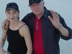 Ваня Цветкова с имоти за 300 бона от мъжа си