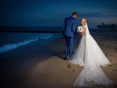 Водещата на Пирин Фолк се омъжи за италианец на плажа във Варна