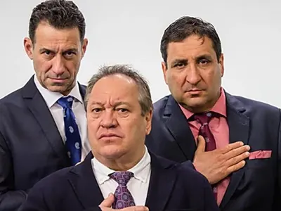 Взрив в Банско евакуира Мамалев, Токмакчиев и Воденичаров! Пожарникари изведоха и зрителите