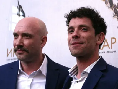 Захари Бахаров прати брат си на психолог