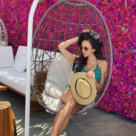 Златка Райкова крие корема