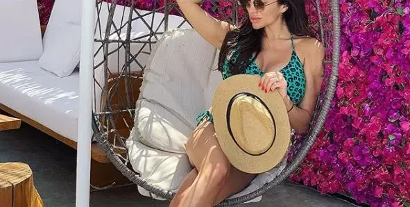 Златка Райкова крие корема