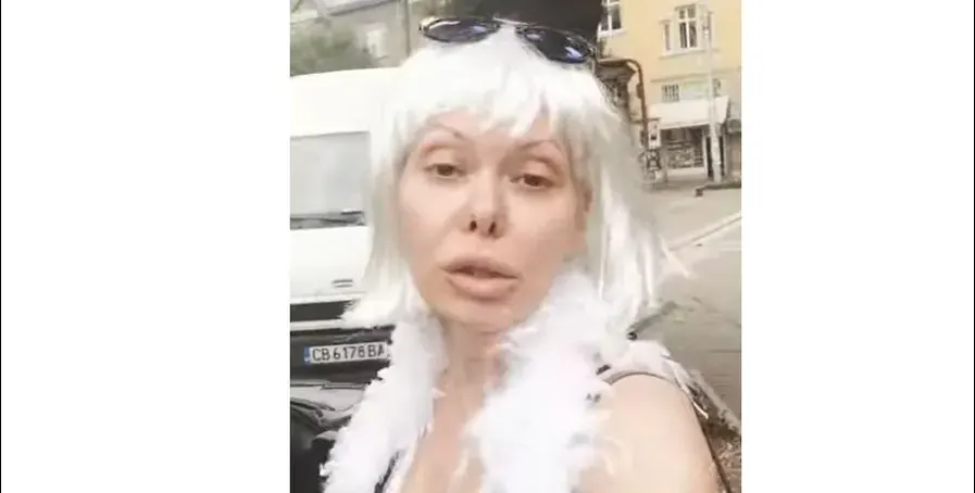 Албена Вулева захвърли фереджето (Пусна се оскъдно облечена по Женския пазар)