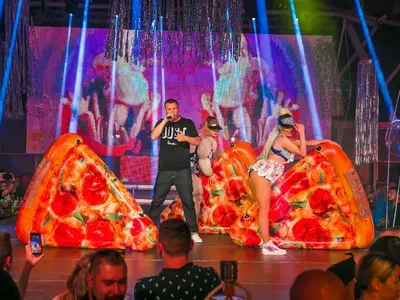 Алисия и Николета се забавляват в Слънчев бряг