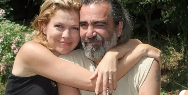 Андрей Слабаков подари на Ернестина маркови цайси за ЧРД