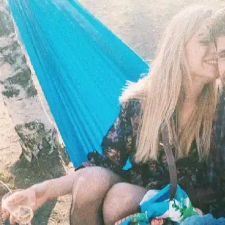 Бахаров води Рая на море с каравана