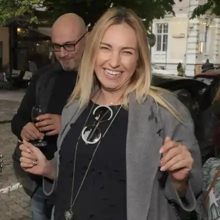 Бременната Алекс Раева не спира да яде