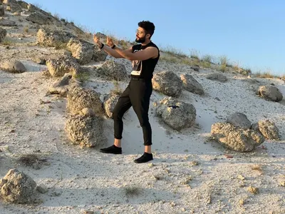 Дара Екимова пее на гръцки в новата си лятна песен