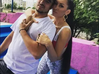 Джена стана змия за годишнината