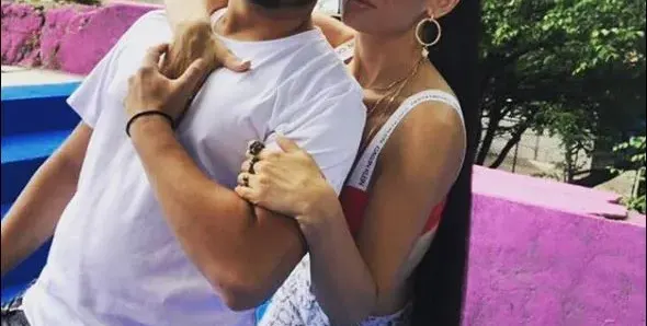 Джена стана змия за годишнината